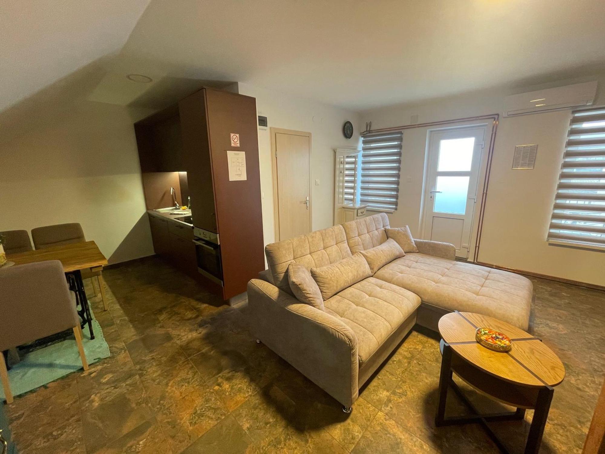 Apartment Korzo 3 *